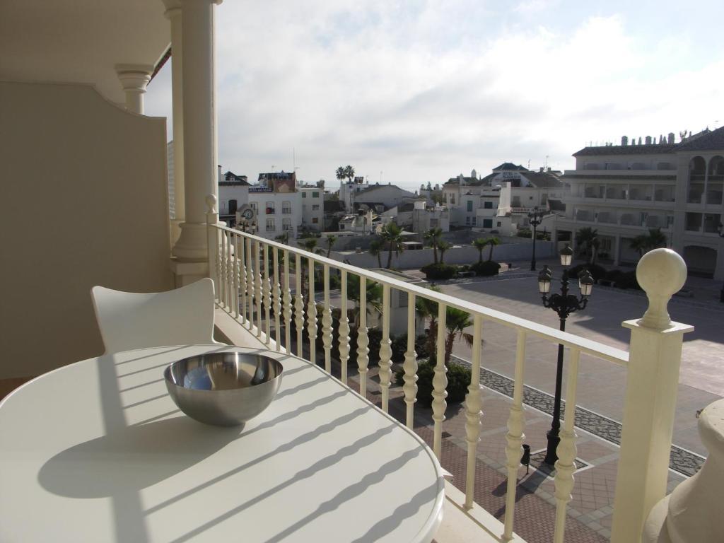 נרחה Apartamentos Plaza Espana מראה חיצוני תמונה
